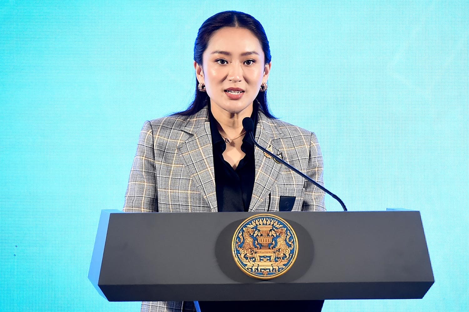 Foreign_media_keeps_an_eye_on_Prime_Minister_Pae_Thongthan_show_SPACEBAR_Hero_cf5bae8914.jpg