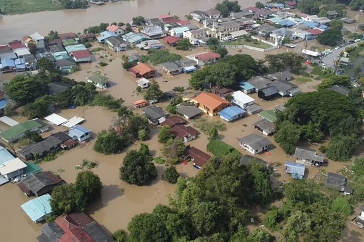 GISTDA-releases-satellite-images-showing-clear-flooding-in-the-central-region-for-two-months-SPACEBAR-Photo03.jpg