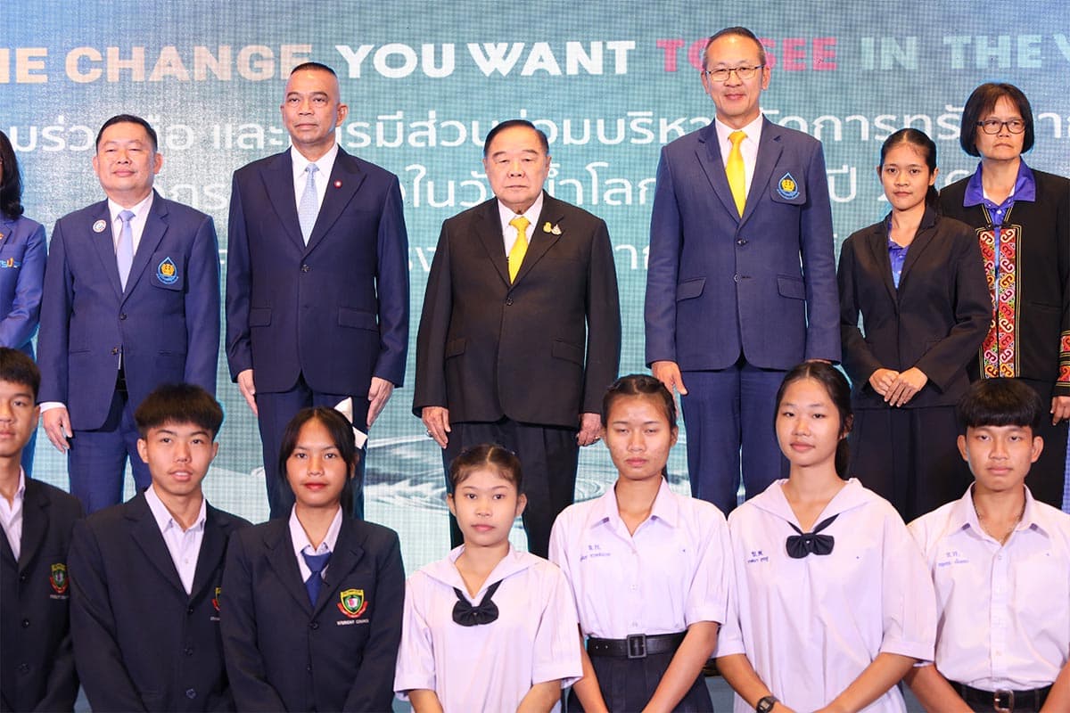 Gen_Prawit_encourages_to_use_water_economically_and_appreciatively_SPACEBAR_Photo02_7d291e9aef.jpeg