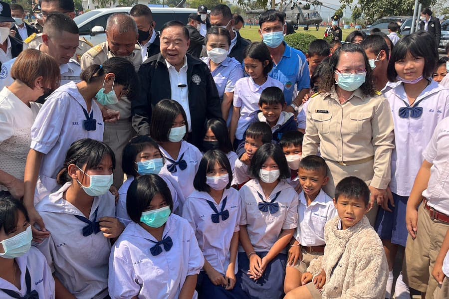 Gen_Prawit_visited_Udon_Thani_Nong_Khai_Loei_SPACEBAR_Photo01_e93ce7b87d.jpeg