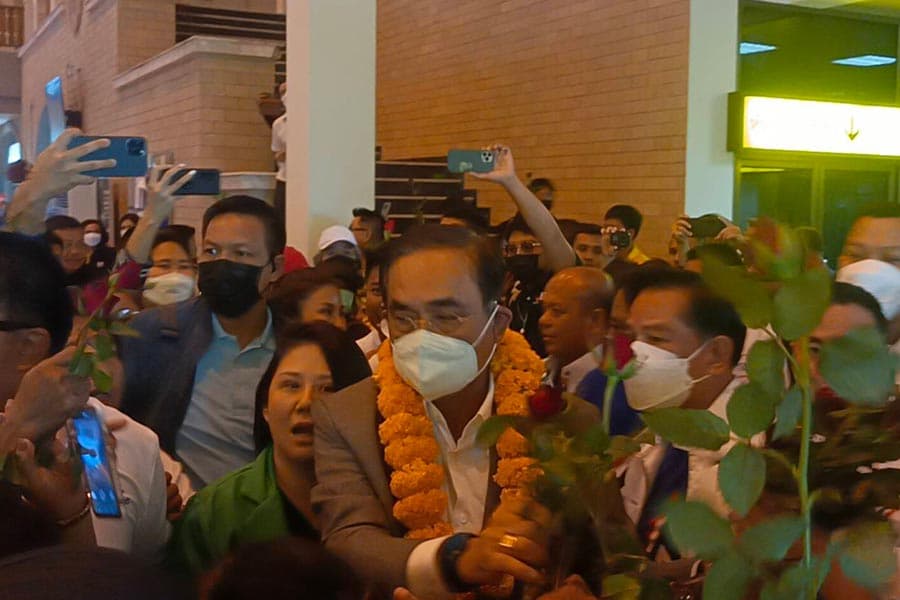 Gen_Prayut_and_United_Thai_Nation_Party_arrived_Chumphon_SPACEBAR_Photo02_5fb914ae56.jpeg