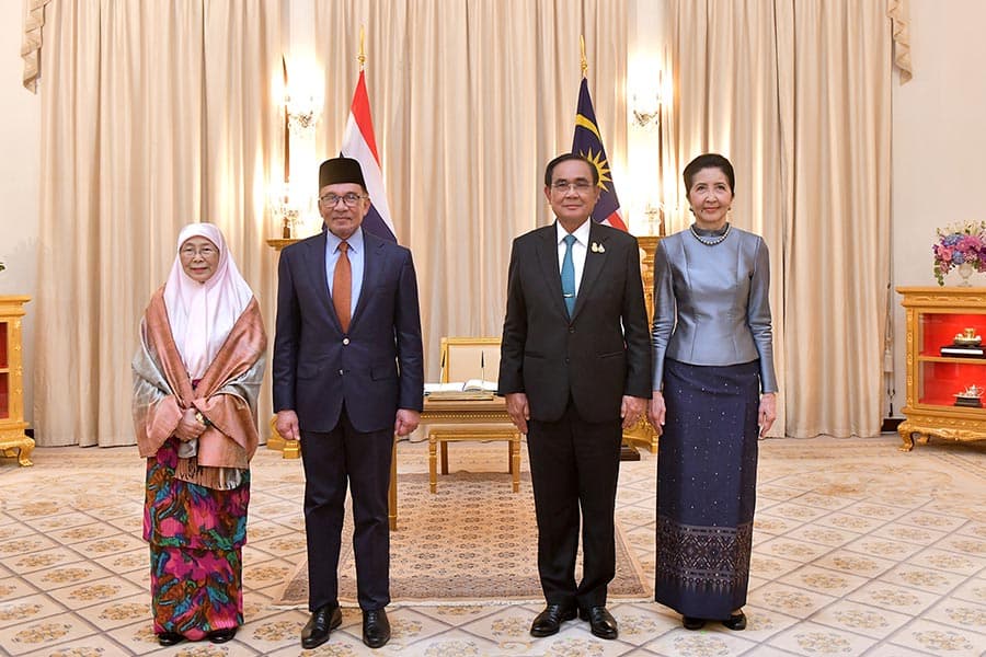 Gen_Prayut_welcomes_PM_of_Malaysia_on_the_occasion_of_his_visit_Thailand_official_SPACEBAR_Photo04_960d261c4a.jpeg
