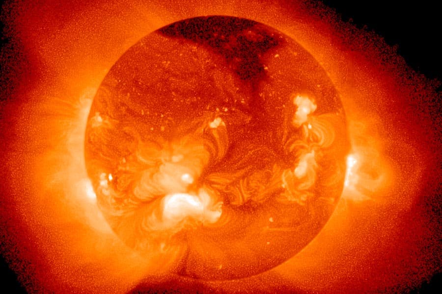 Giant_hole_on_the_sun_could_wreak_havoc_on_Earth_SPACEBAR_Photo04_b6d41fbe19.jpeg