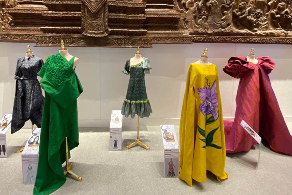 Government_admires_Thai_silk_fashion_show_as_a_symbol_of_APEC_friendship_SPACEBAR_Photo03_c163ed9c6f.jpeg