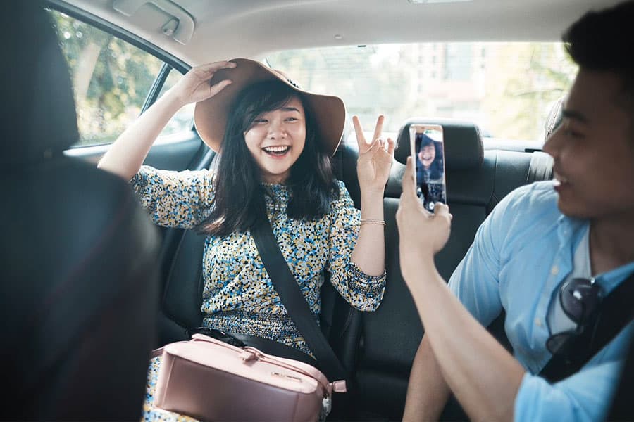 Grab_drive_strategy_Request_car_application_foreign_tourists_SPACEBAR_Photo02_d6eafc0864.jpeg