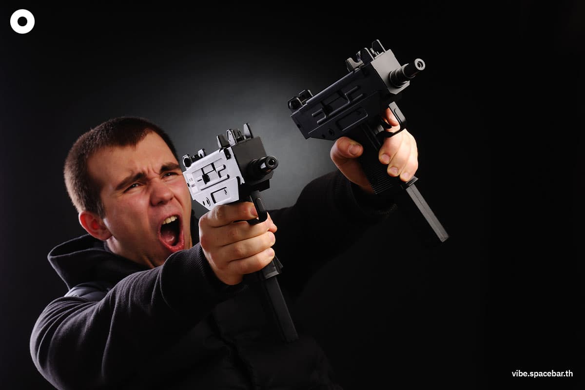 Gun_Akimbo_Hollywood_Myth_Gun_Akimbo_Hollywood_Myth_SPACEBAR_Photo02_c471f84512.jpeg