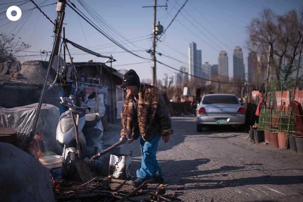 Guryong_Village_shantytown_in_Gangnam_wealth_divide_in_Seoul_SPACEBAR_Photo01_9eb7fad944.jpeg