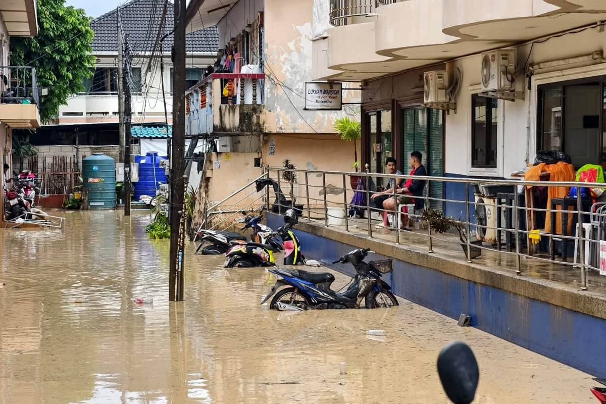 Heavy-to-very-heavy-rainfall-is-warned-for-southern-Thailand-Risk-of-flooding-and-flash-floods-SPACEBAR-Photo01.jpg