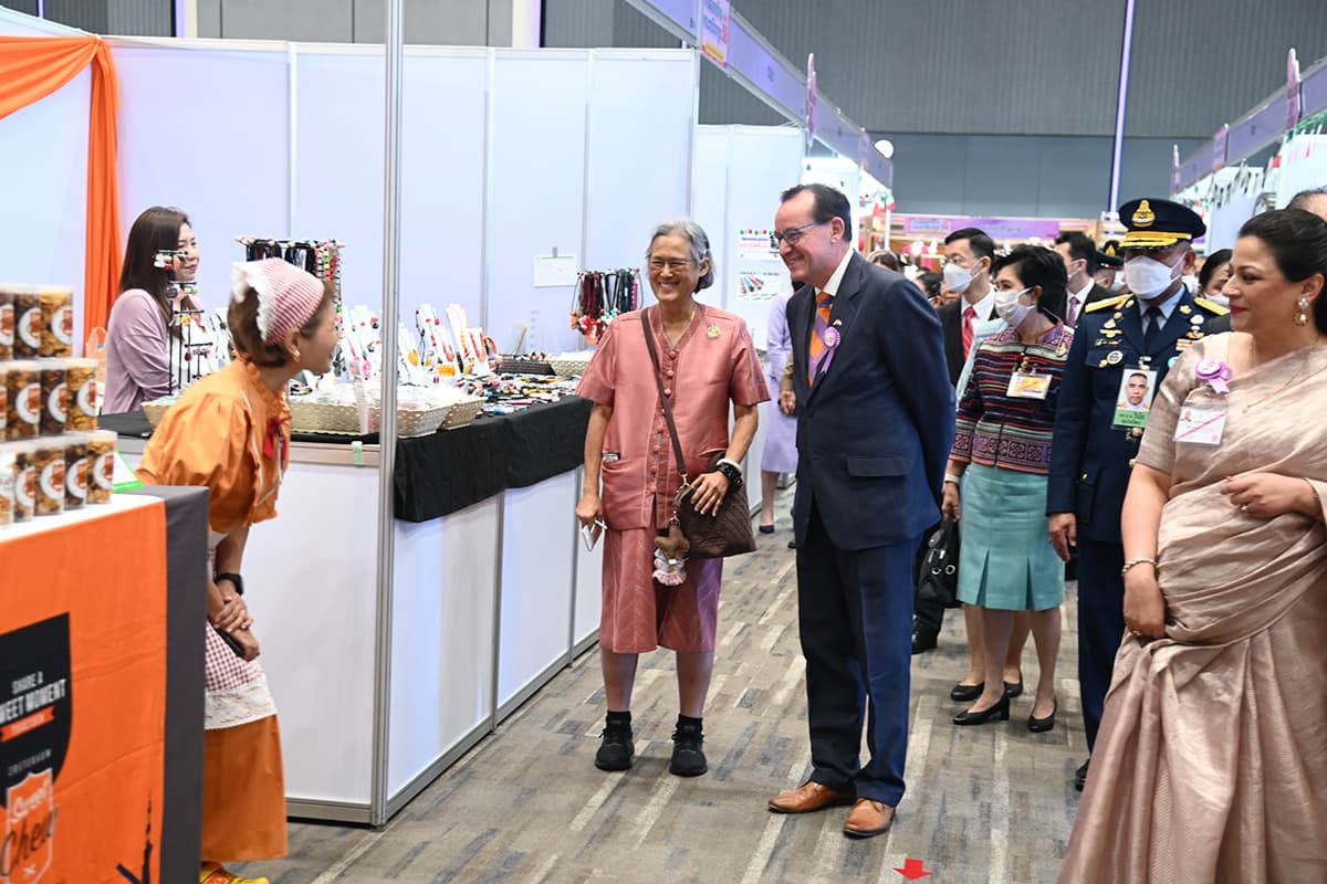 Her_Royal_Highness_Princess_Maha_Chakri_Sirindhorn_His_Majesty_opened_SPACEBAR_Photo06_32a5184ed9.jpg