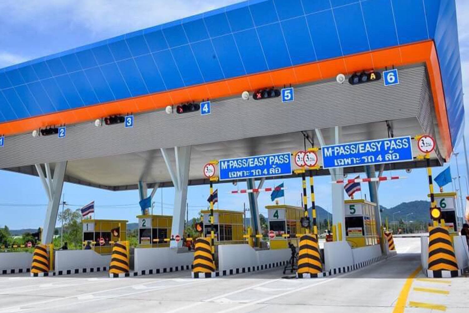 Highways_Songkran_2023_express_motorway_free_lines_7_9_SPACEBAR_Hero_adfec47126.jpeg