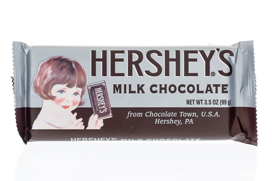 Iconic_Candies_Through_the_Decades_us_SPACEBAR_Photo02_5bd9f53fec.jpeg