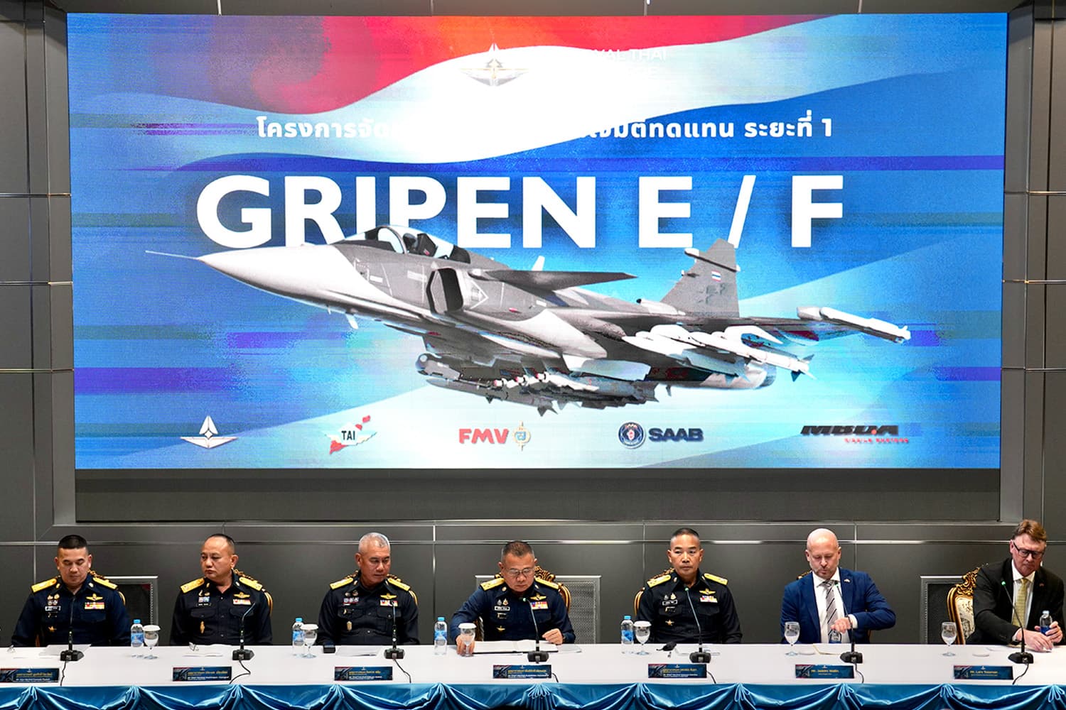 ปรามเพื่อนบ้าน? ‘นักวิชาการ มธ.’ ชี้กองทัพแถลงซื้อ ‘Gripen’ คุ้มค่า