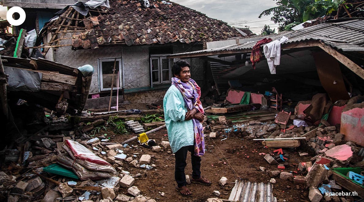 Indonesia_Java_quake_kills_and_injures_hundreds_peoples_SPACEBAR_Photo03_9db3d1a0b7.jpeg