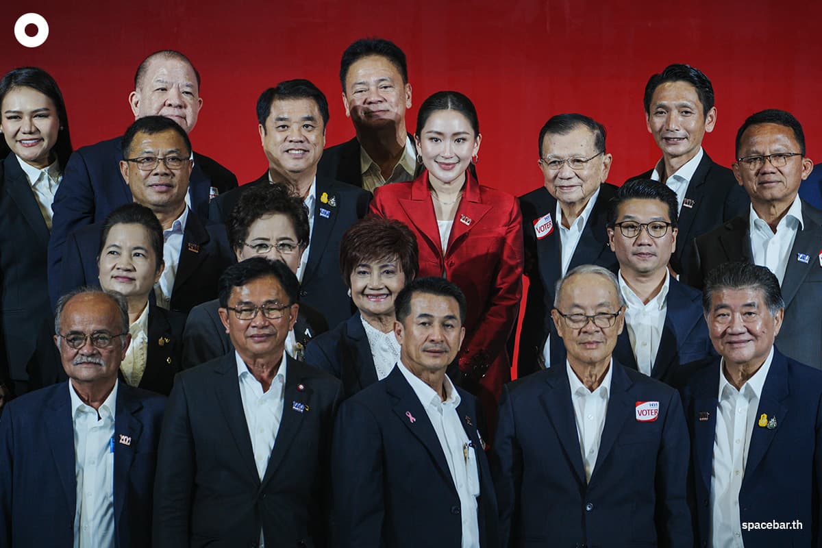 Ink_Big_Thanks_Dad_Thaksin_after_lead_of_Pheuthai_Party_SPACEBAR_Photo05_96389e7811.jpg