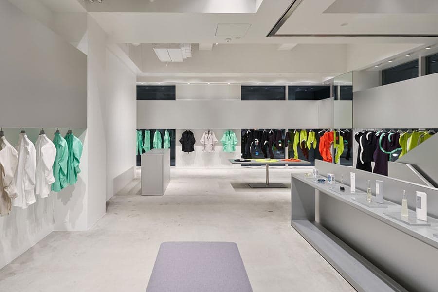 Inside_issey_miyake_ginza_tokyo_SPACEBAR_Photo03_740ee820cf.jpeg