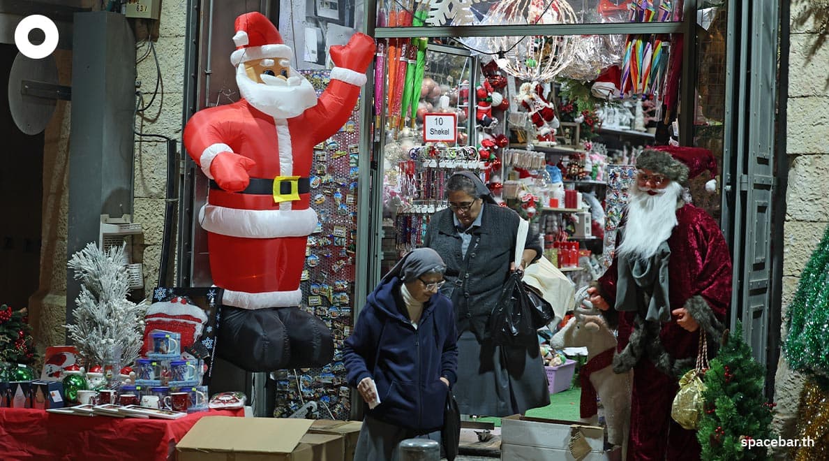 Issa_Kassissieh_former_basketball_captain_christmas_Santa_Claus_Jerusalem_SPACEBAR_Photo01_c5a21ddb6f.jpeg