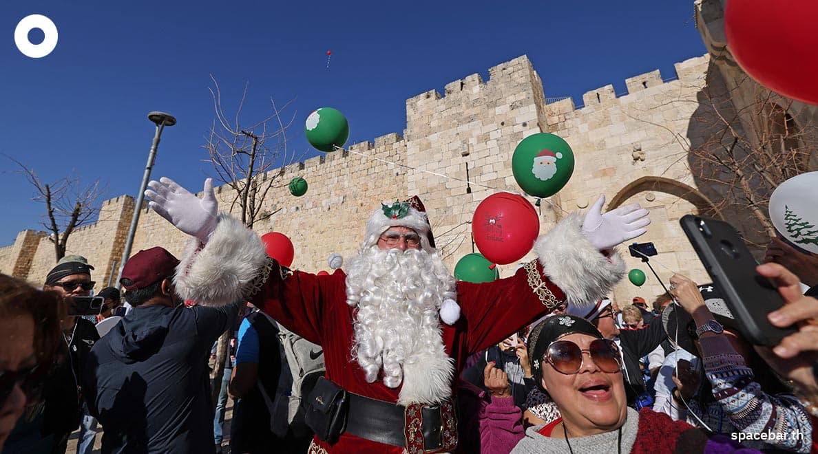 Issa_Kassissieh_former_basketball_captain_christmas_Santa_Claus_Jerusalem_SPACEBAR_Photo05_a4bd00b44d.jpeg