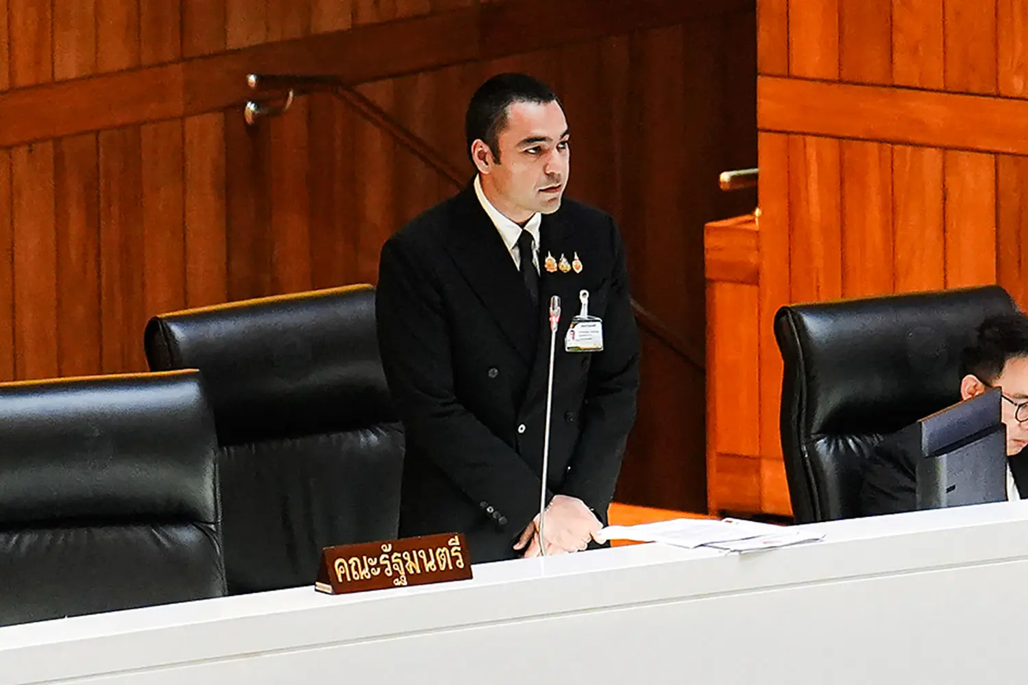 เดือดปม จุดธูปเรียก ‘เจเศรษฐ์’ ถามมีน้ำมันไหม ถ้ามีให้ราดแล้วจุดเลย