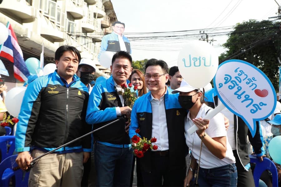 Jurin_led_the_Democrat_Party_to_open_Lak_Si_Election_Center_SPACEBAR_Photo03_32f982ad2a.jpeg