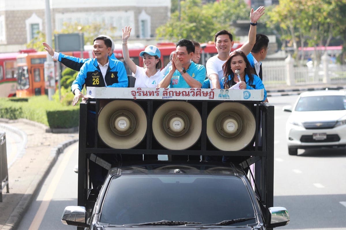 Jurin_released_a_campaign_car_for_the_Democrat_300_districts_across_the_country_SPACEBAR_Photo04_00fd713ab6.jpeg