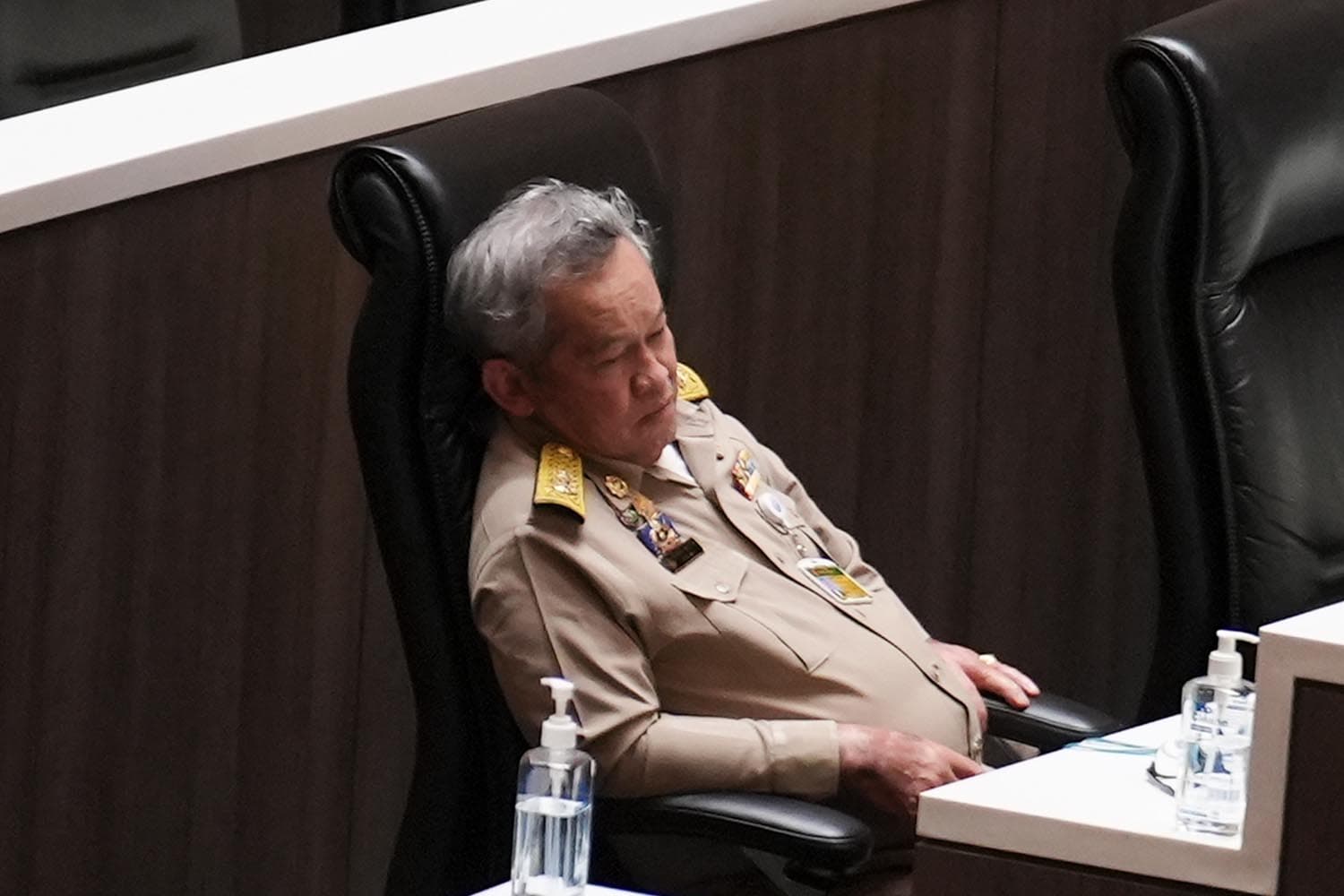 Kittisak_reiterated_that_not_violate_the_ethics_of_senator_SPACEBAR_Hero_f71dac064a.jpg