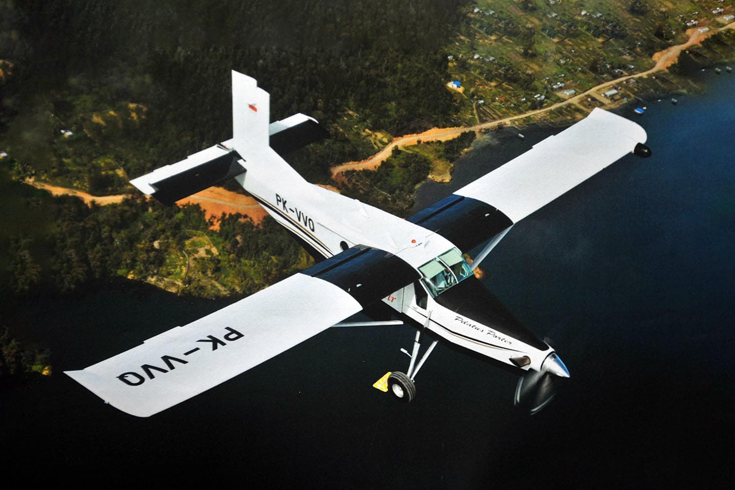 Kiwi_pilot_taken_hostage_in_Papua_by_separatist_fighters_SPACEBAR_Hero_74a01b85a4.jpeg