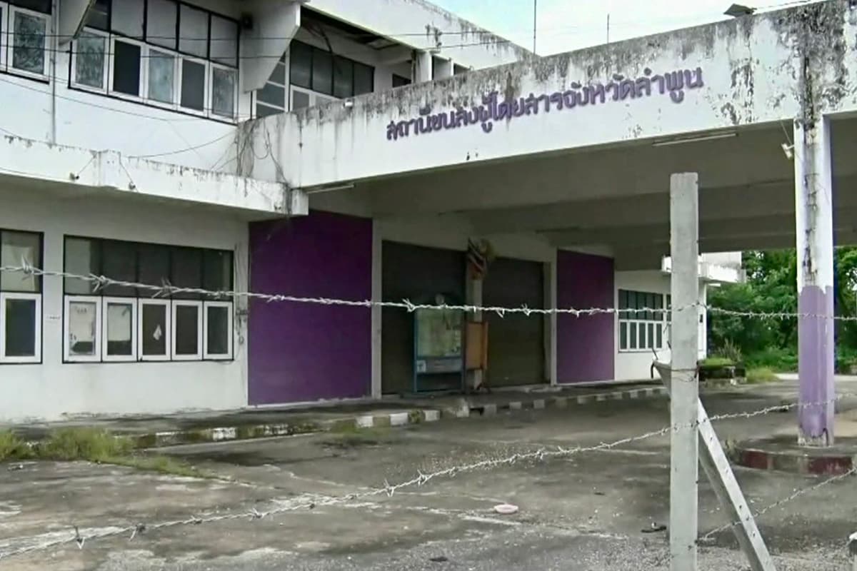 Lamphun-develops-mass-transportation-preparing-to-launch-EV Bus-vehicles-to-serve-SPACEBAR-Photo04.jpg
