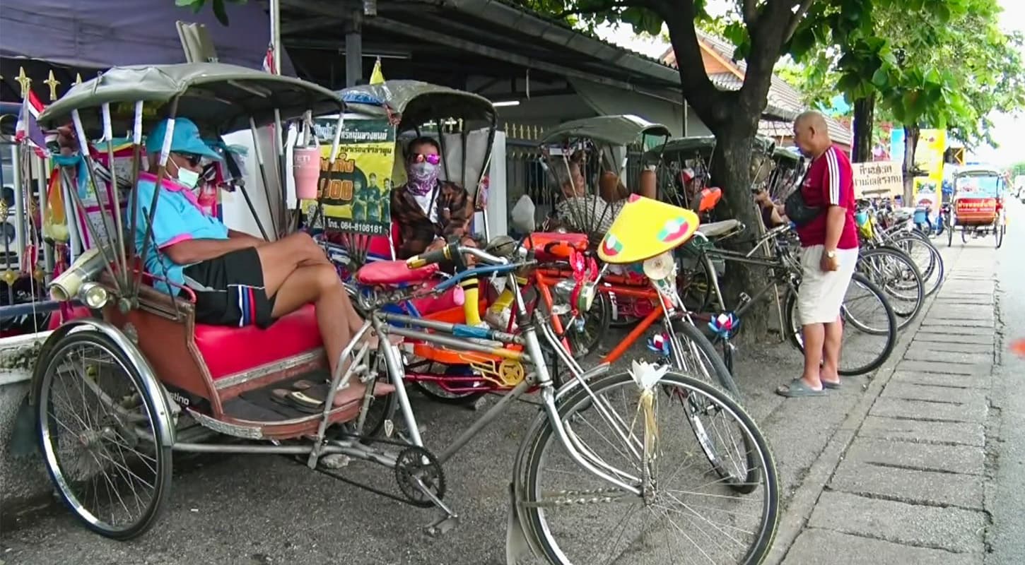 Lamphun-develops-mass-transportation-preparing-to-launch-EV Bus-vehicles-to-serve-SPACEBAR-Photo06.jpg