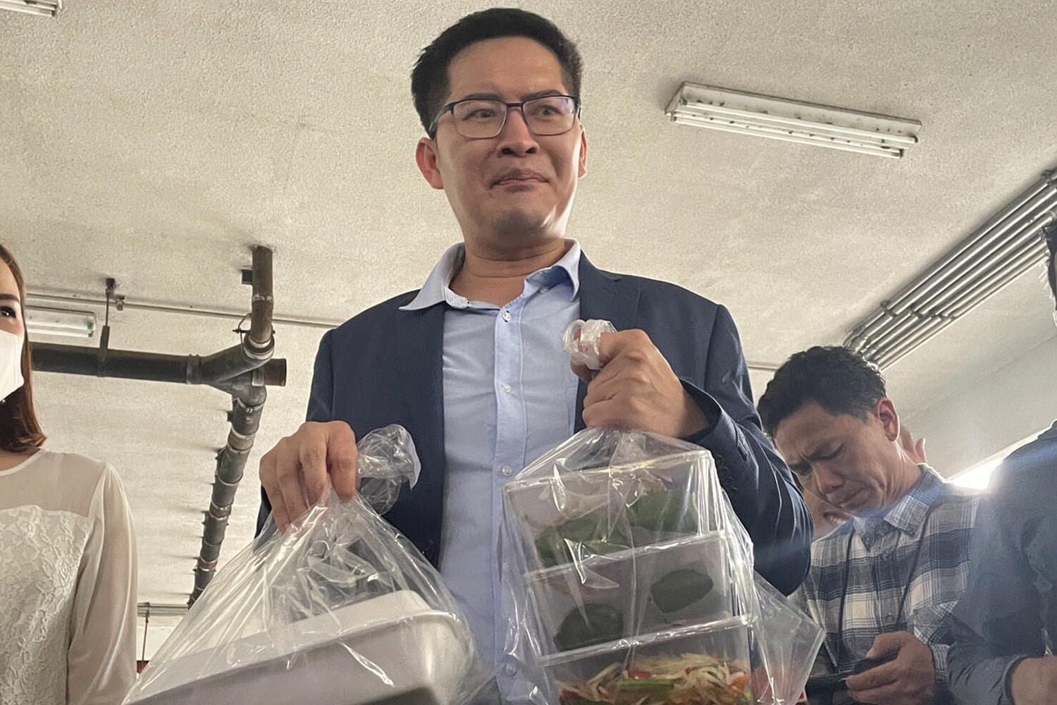 Mongkolkit_asked_to_visit_Thaksin_on_the_14_floor_of_the_Police_Hospital_but_was_not_allowed_to_SPACEBAR_Hero_1cbd9bb98d.jpg