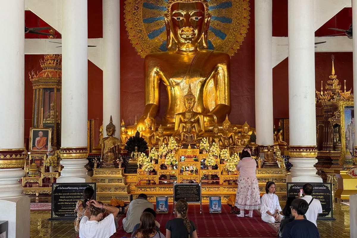 Monks-in-Chiang Mai-are-adapting-to-the-times-focusing-on-the-Dharma-SPACEBAR-Photo03.jpg