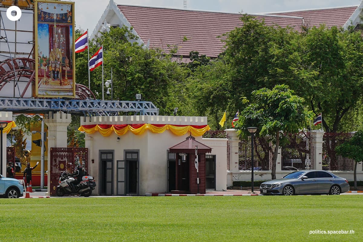 Narongpan_Charoenchai_Commander_in_Chief_SPACEBAR_Photo02_aa7ff27c22.jpg