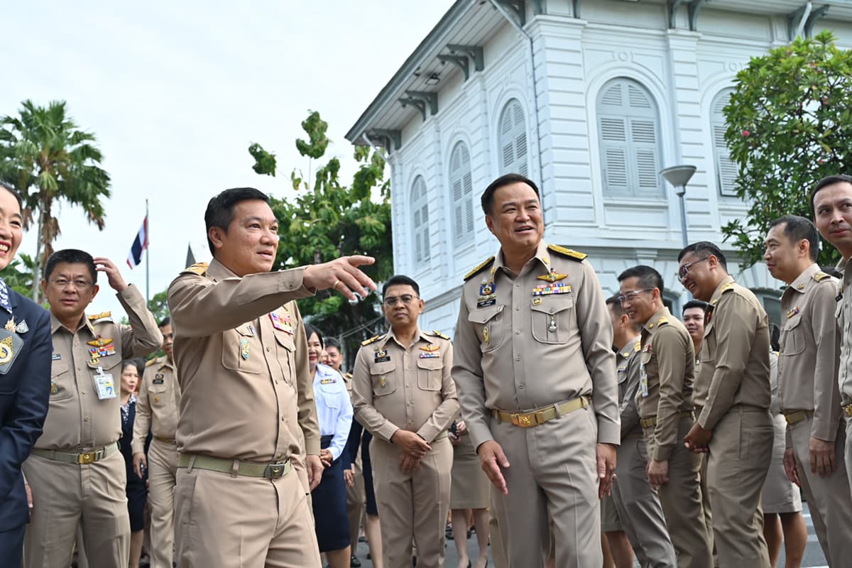New_Permanent_Secretary_of_the_Ministry_of_Interior_Taking_on_the_duty_of_Anutin_SPACEBAR_Photo02_42a8b78be1.jpg