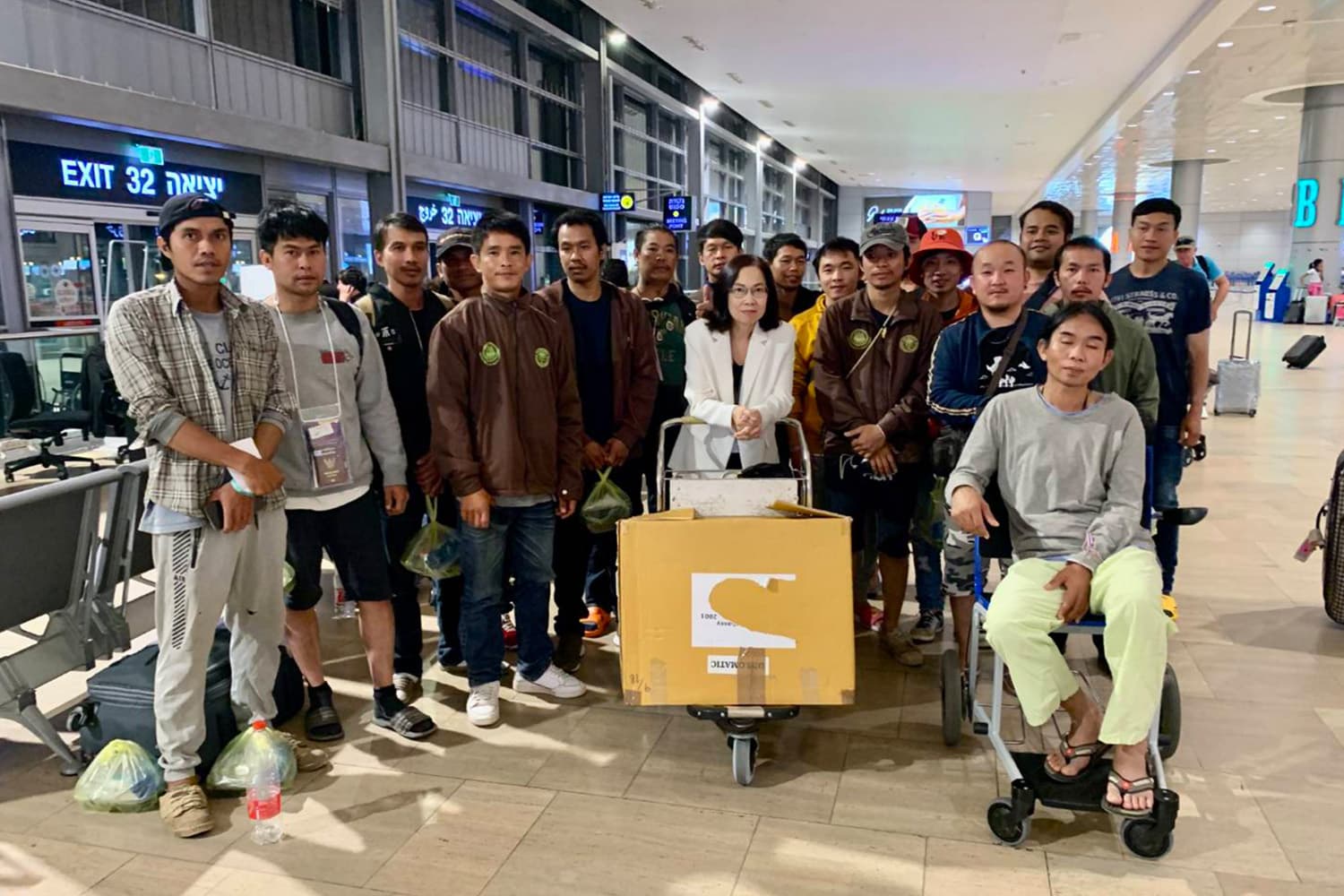 Nineteen_Thai_people_from_Israel_return_to_Thailand_this_evening_SPACEBAR_Hero_9520821fcb.jpg