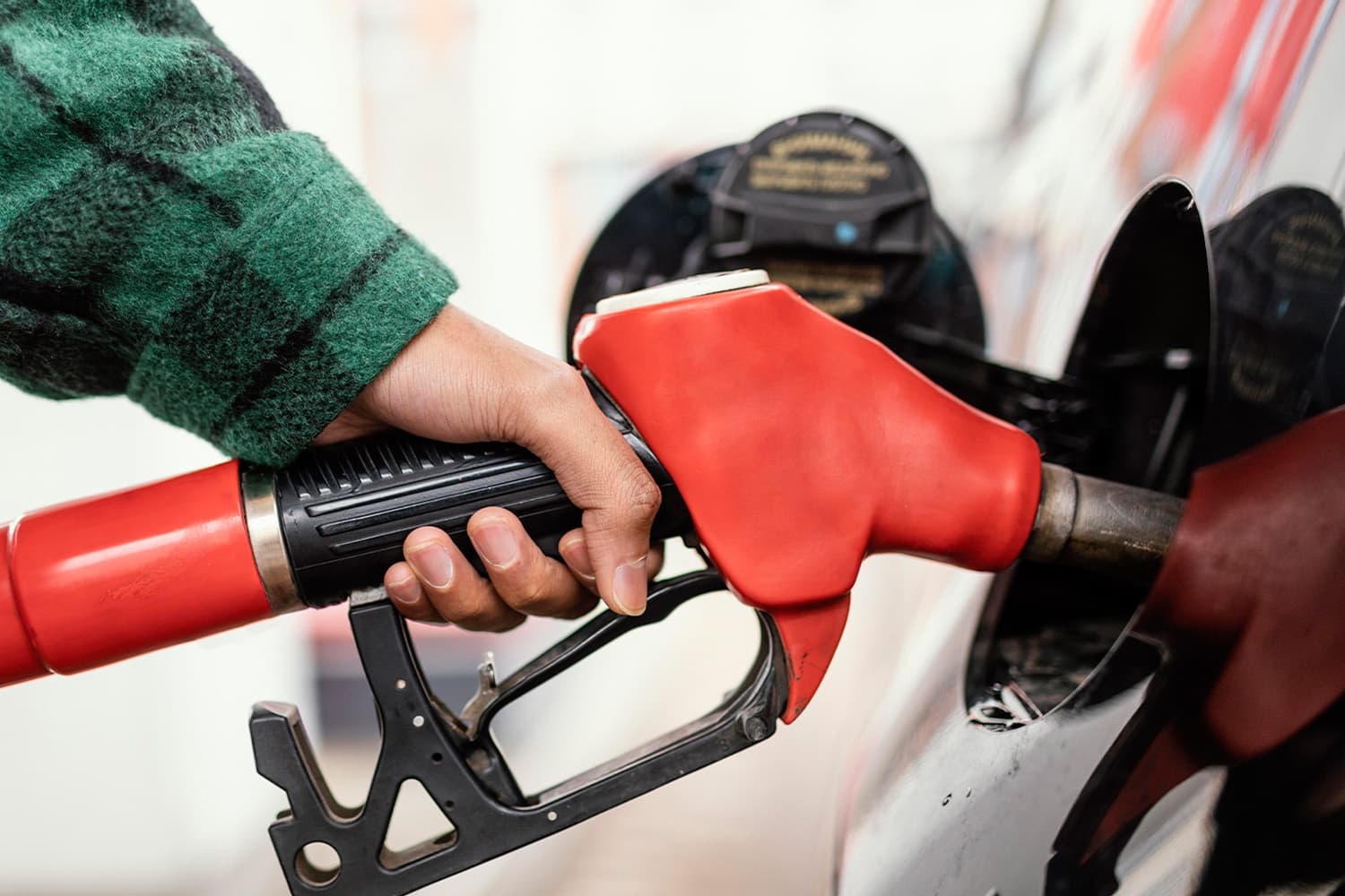 OFFO_Diesel_oil_stability_32baht_per_liter_economy_SPACEBAR_Hero_1aeb6ffe49.jpeg