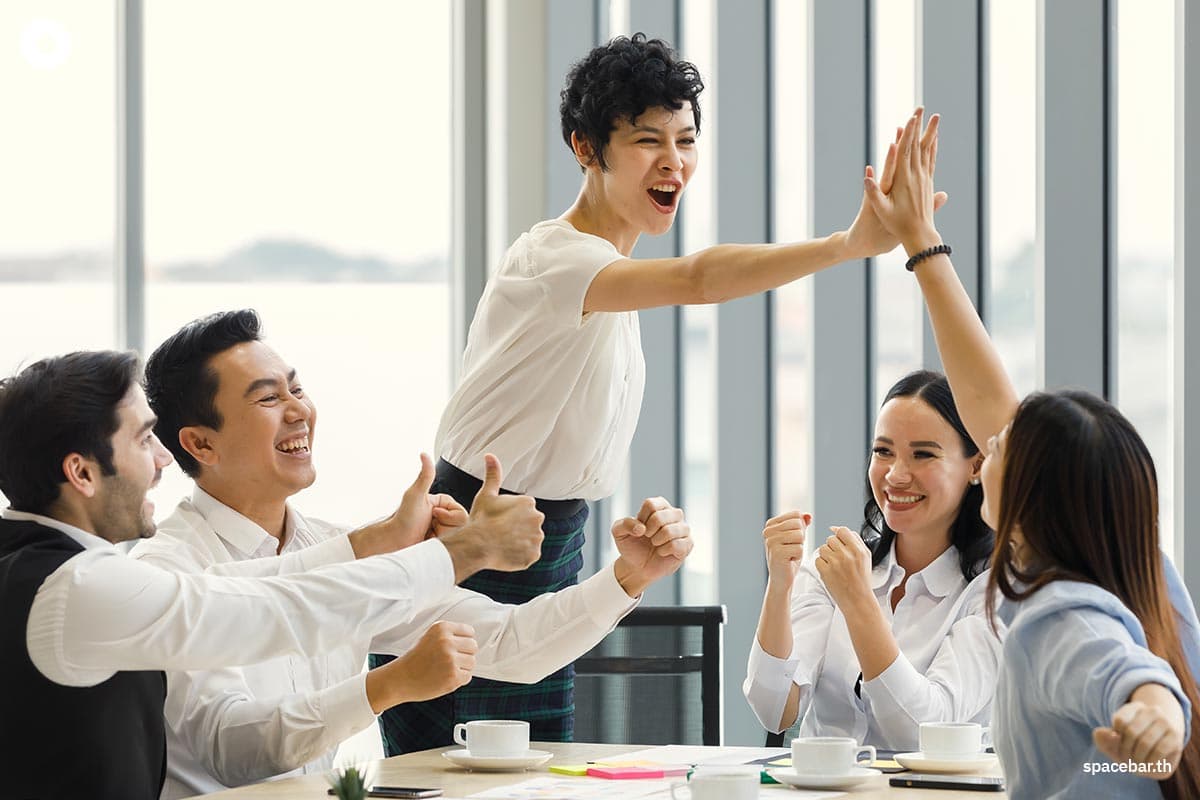 Office_workers_happiness_index_varies_by_commute_time_SPACEBAR_Photo02_3bb70487a1.jpg
