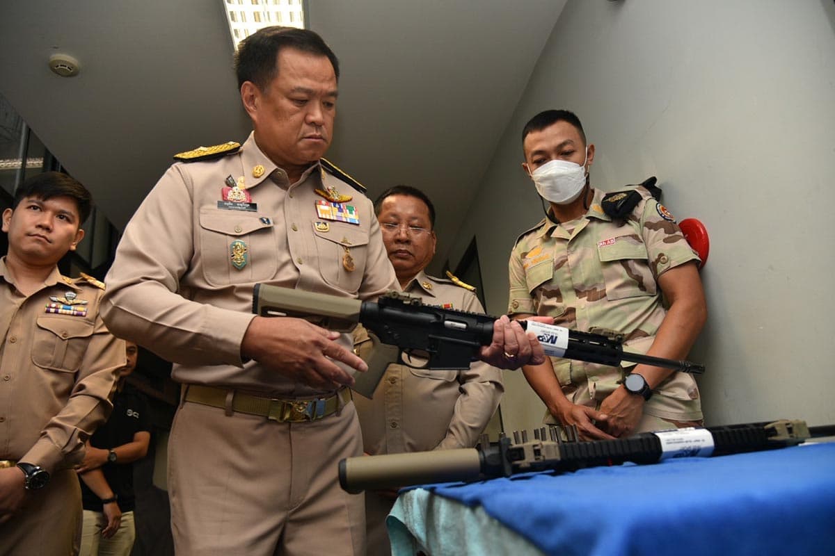 Order_provincial_governors_Prohibiting_the_issuance_of_licenses_to_carry_guns_SPACEBAR_Photo01_715a2ea3f6.jpg