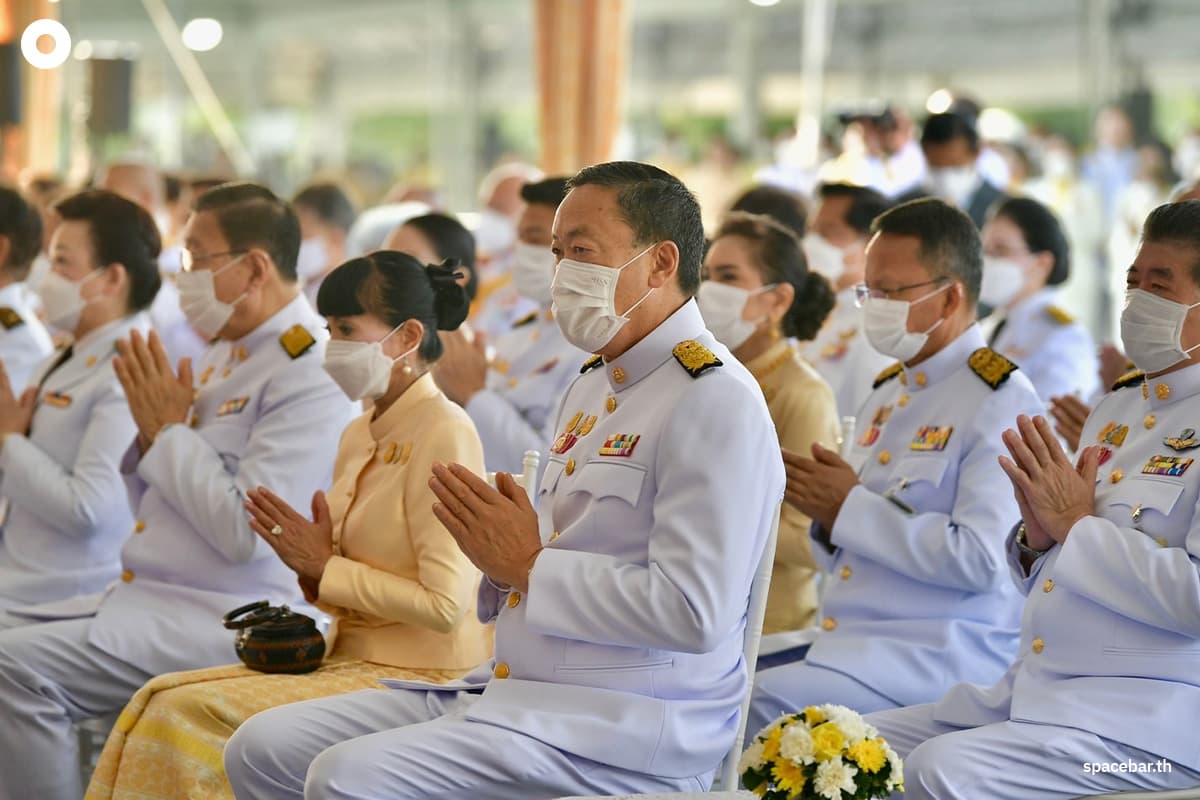 PM_Srettha_make_merit_King_rama9_SPACEBAR_Photo02_d38c0afc64.jpg