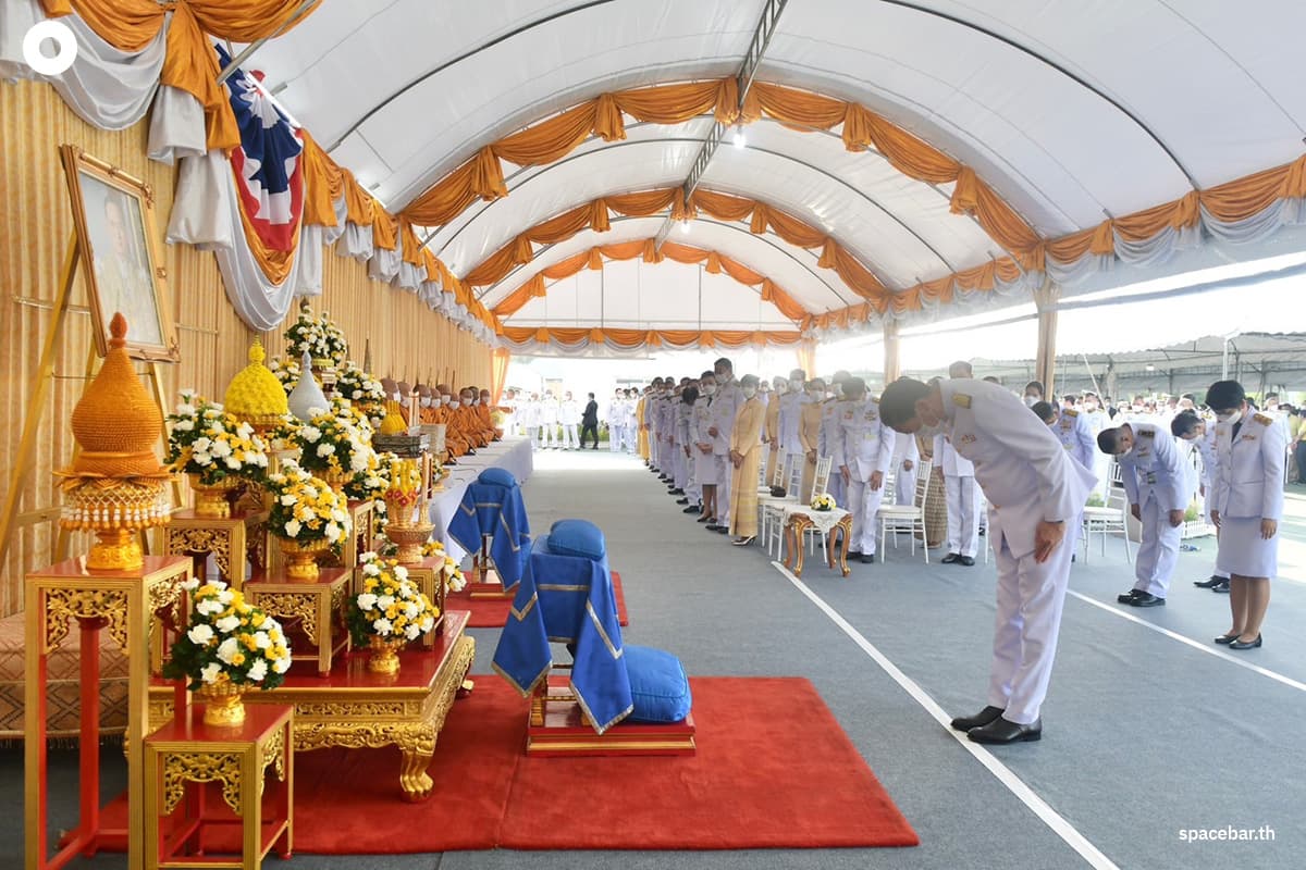 PM_Srettha_make_merit_King_rama9_SPACEBAR_Photo03_3f5a64514f.jpg