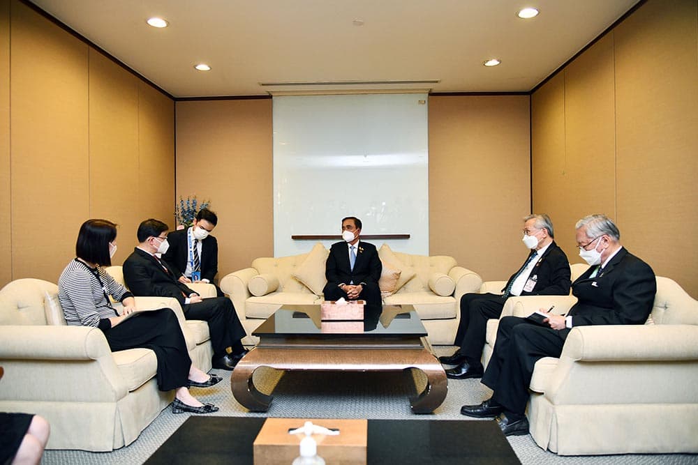 PM_meets_with_the_Chief_Executive_of_the_Hong_Kong_Special_Administrative_Region_SPACEBAR_Photo01_74d70af257.jpeg