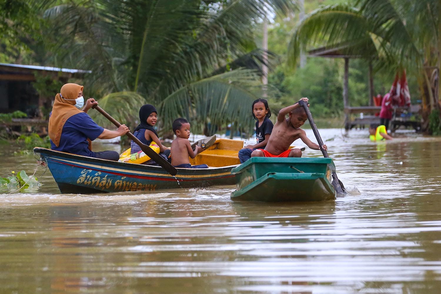 PM_monitors_the_water_situation_in_the_South_Songkhla_Narathiwat_Pattani_SPACEBAR_Hero_7831ebfa8f.jpeg