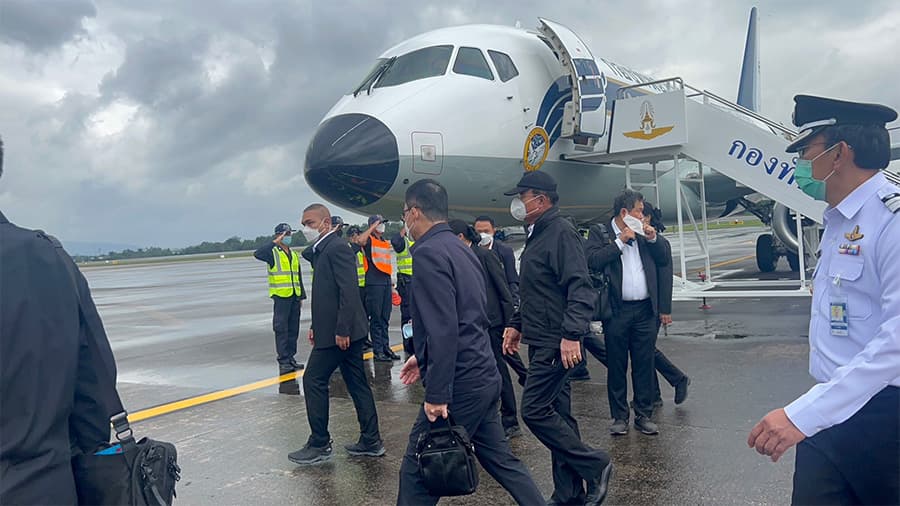 PM_went_to_check_the_flood_situation_in_Songkhla_Phatthalung_SPACEBAR_Photo01_3f8f0b52f4.jpeg