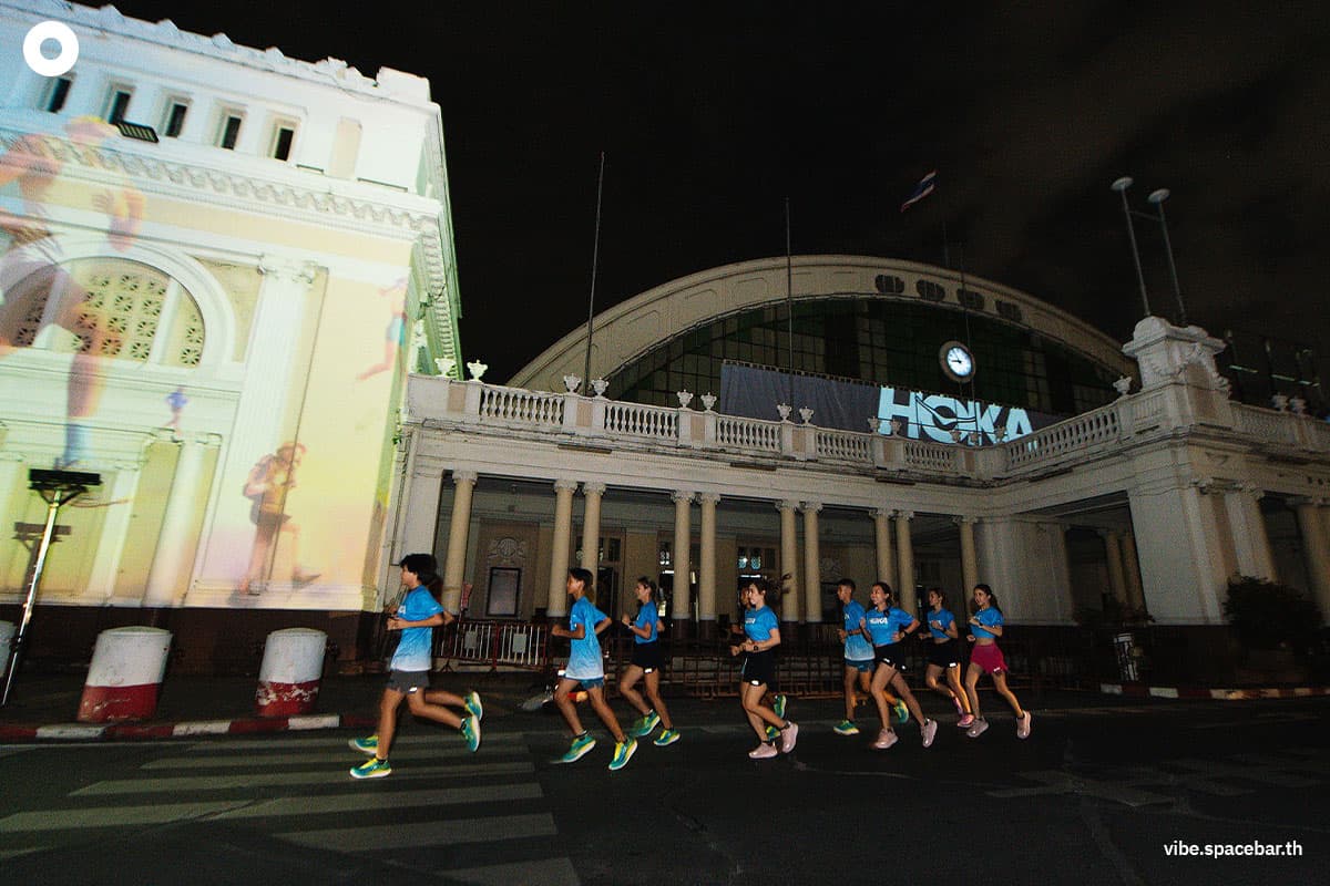 PR_HOKA_Fly_Human_Fly_Campaign_SPACEBAR_Photo02_fa425ef6f9.jpeg