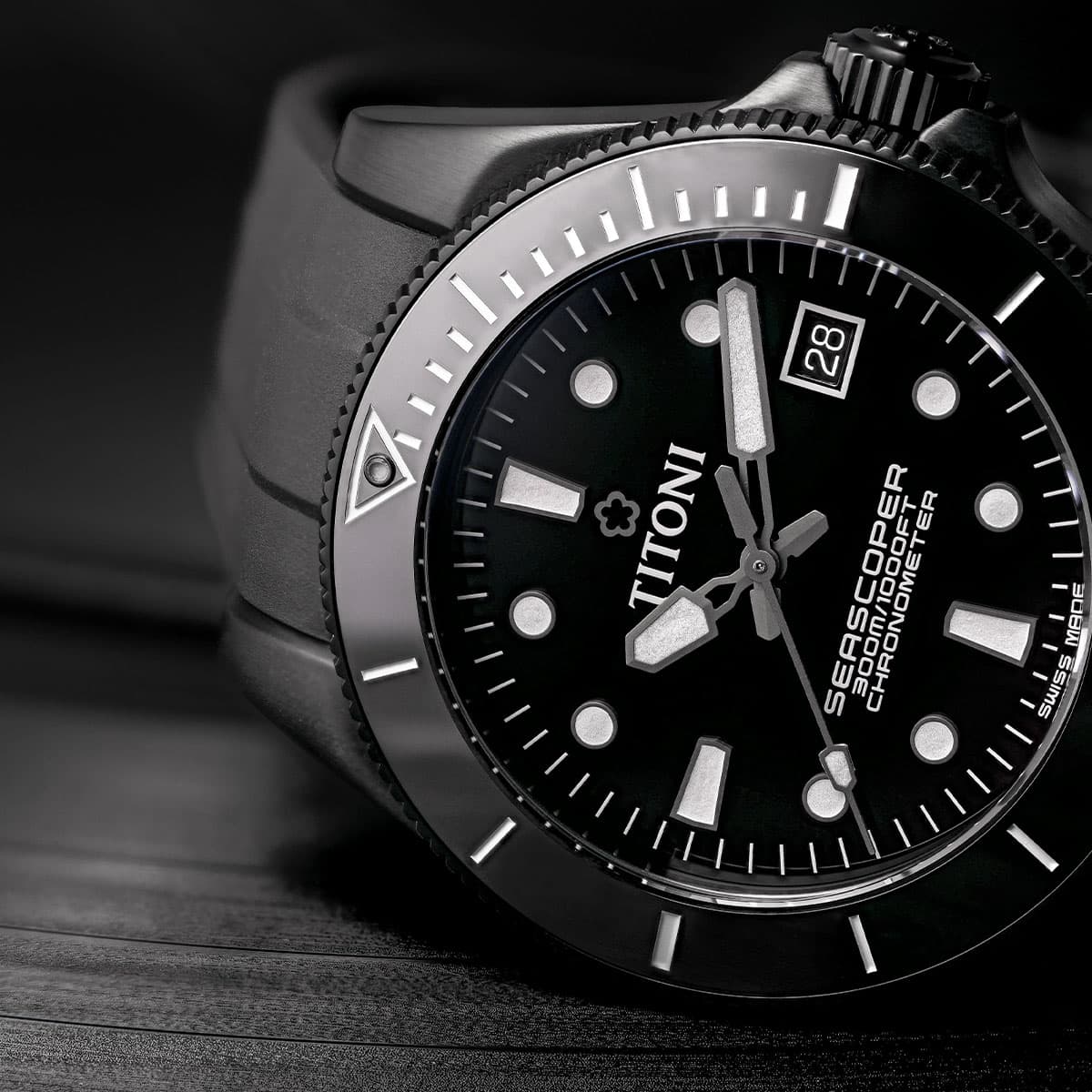PR_TITONI_New_available_Seascoper_300_DLC_Black_Edition_SPACEBAR_Photo01_c088797169.jpeg