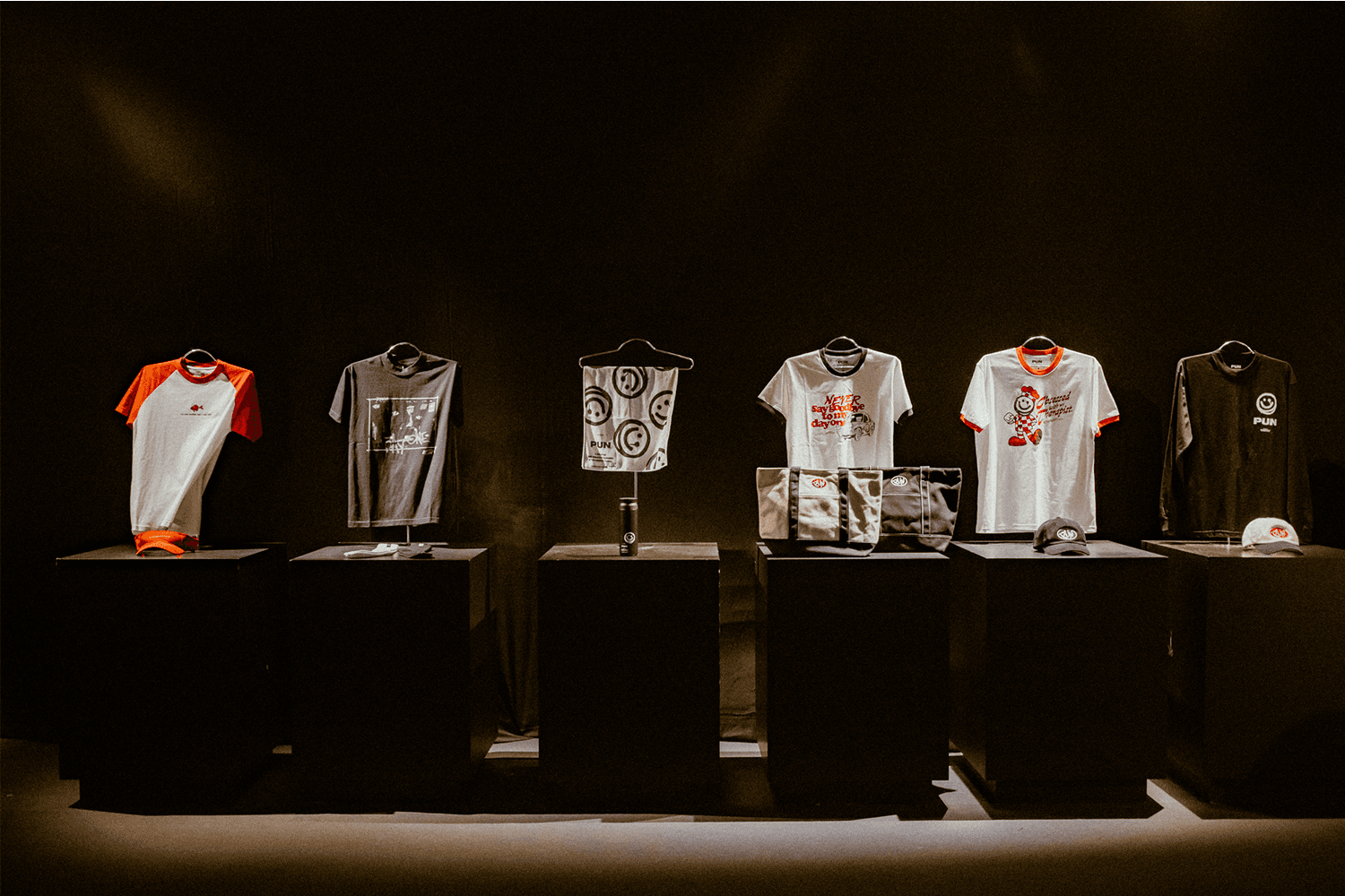 PUN_ALBUM_EXHIBITION_SPACEBAR_Hero8_76e75dc02c.png