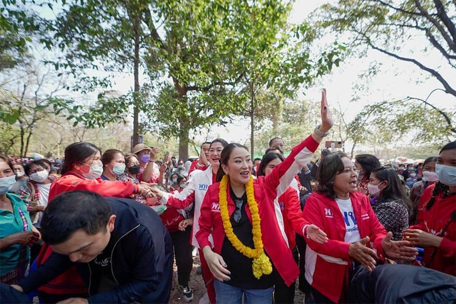 Paethongtarn_Pheu_Thai_Party_campaign_Amnat_Charoen_SPACEBAR_Photo02_1_16ab423d05.jpeg