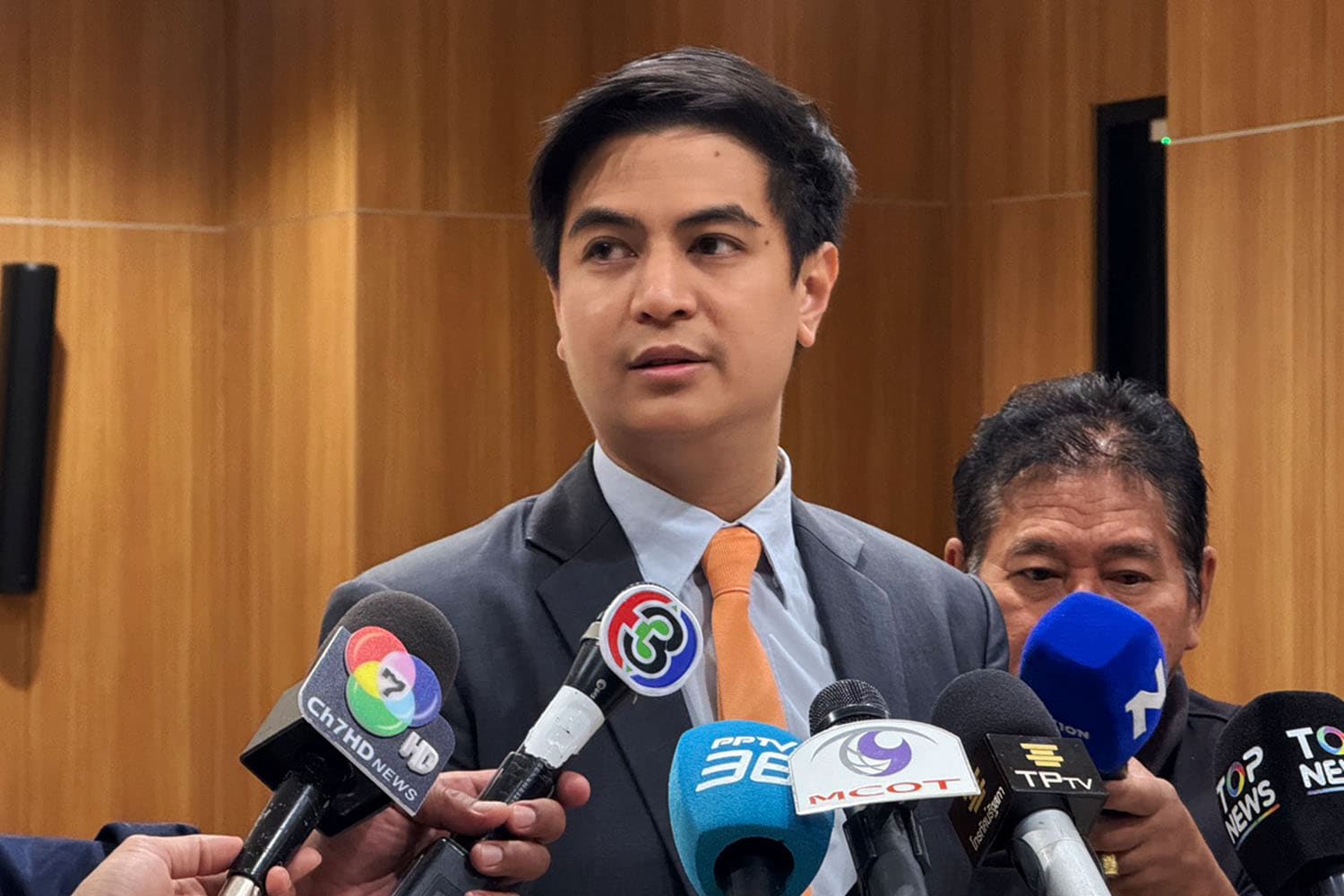 'พริษฐ์' ชี้ 'นายกฯ' ต้องเดินหน้า 'แก้ รธน.' ตามคำสั่ง ปชช. ปฏิเสธความรับผิดชอบไม่ได้
