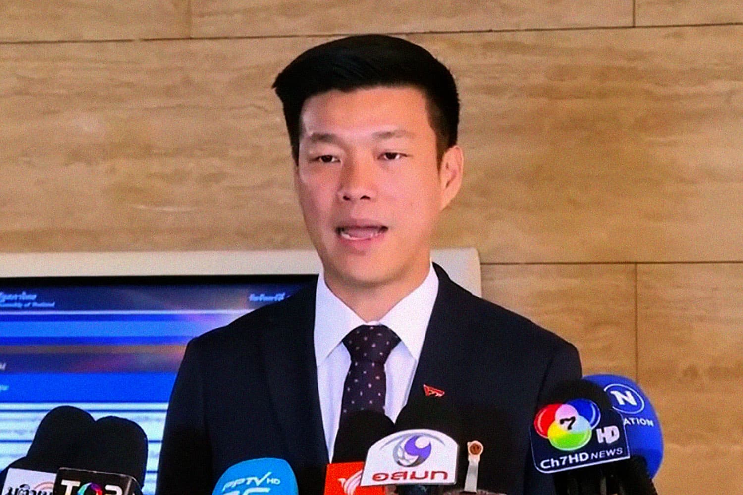 ‘เท้ง’ขอดู ‘คดีนายกฯ’ ก่อน กลัว ‘ซักฟอกไม่ไว้วางใจ’ เสียของ
