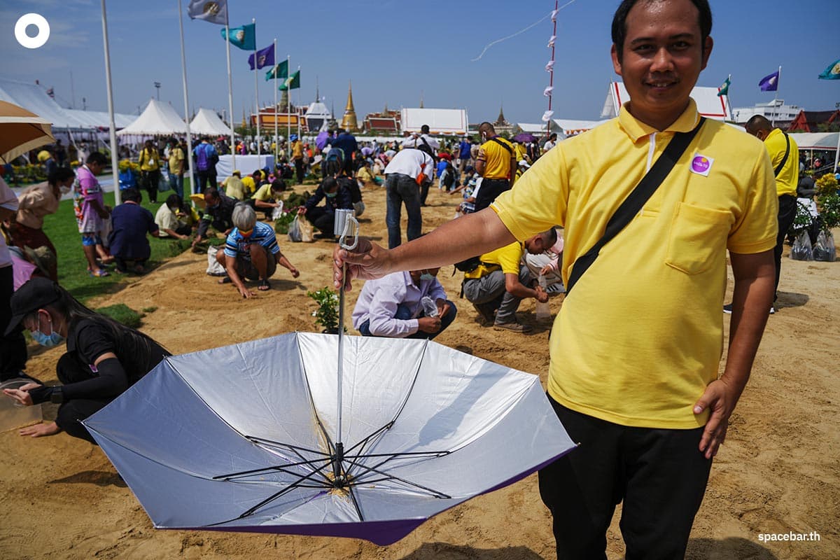 People_collecting_rice_seeds_after_The_Royal_Ploughing_Ceremony_SPACEBAR_Photo08_cd28df3dbd.jpeg