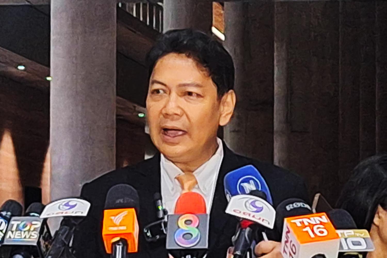 People_s_Party_criticizes_Lopburi_politicians_SPACEBAR_Hero_1aea8689f6.jpg