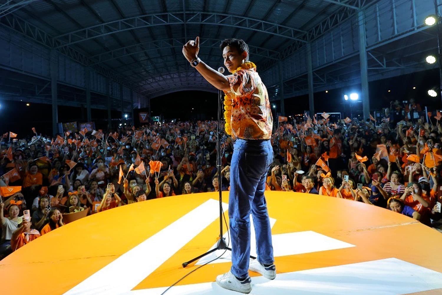 People_supported_moveforward_Party_leading_the_opposition_SPACEBAR_Hero_41c847a590.jpeg